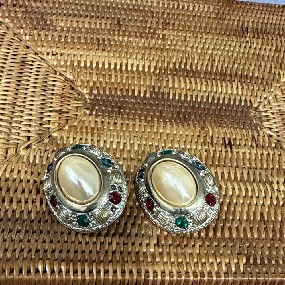 Classic Pearl Center Multicolor Stone high quality Clip Earrings - Women Jewelry